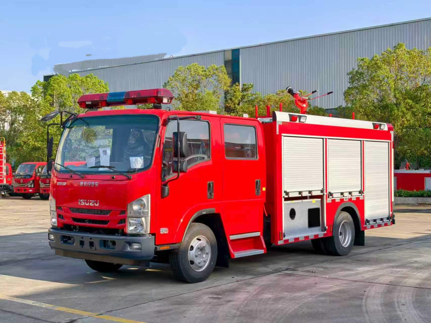 Isuzu 700P foam fire fighting truck
