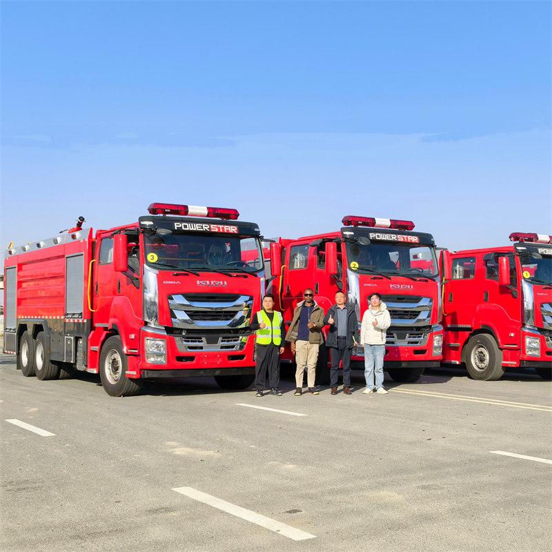 Јужноафрички купац је прегледао 4 јединице Isuzu FVZ ватрогасних возила са воденом пеном од 10 кубних метара у Powerstar-у